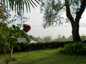 Casa elegante e panoramica sul lago di Garda Torri Del Benaco